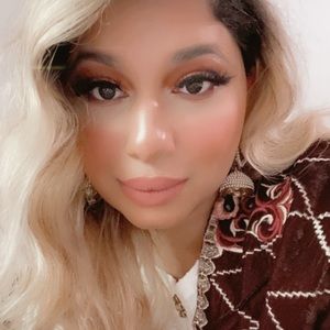 Meet your Posher, Fatima